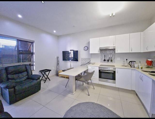 1 BEDROOM APARTMENT FOR SALE IN UMHLANGA RIDGE